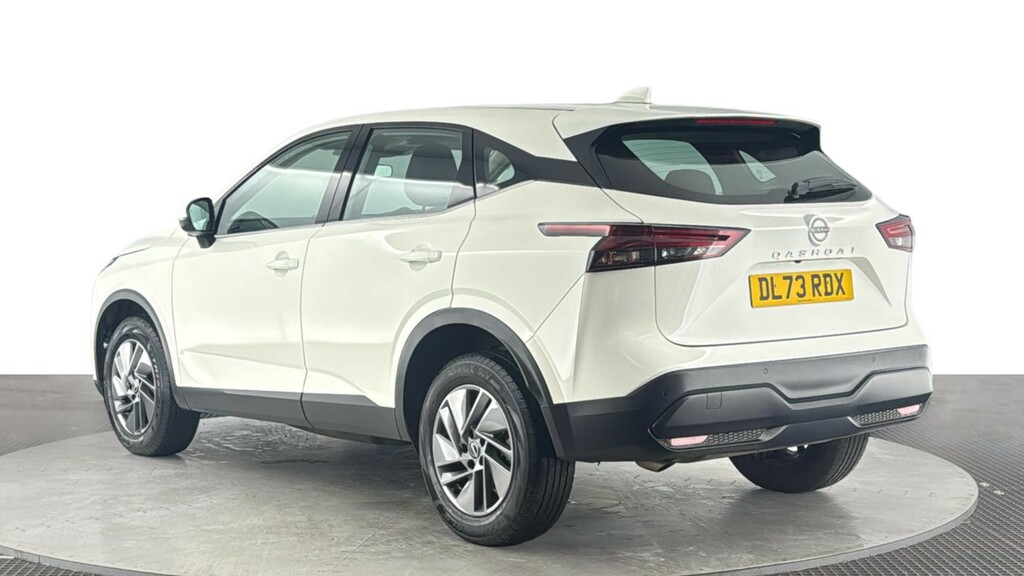 Nissan Qashqai 1.3 Dig-t Mhev Acenta Premium Suv Hybri DL73RDX White #6