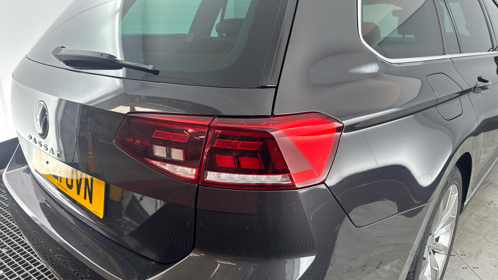 Volkswagen Passat Mk8 Facelift Est 1.5 Tsi 150Ps Se Nav Evo Black #19