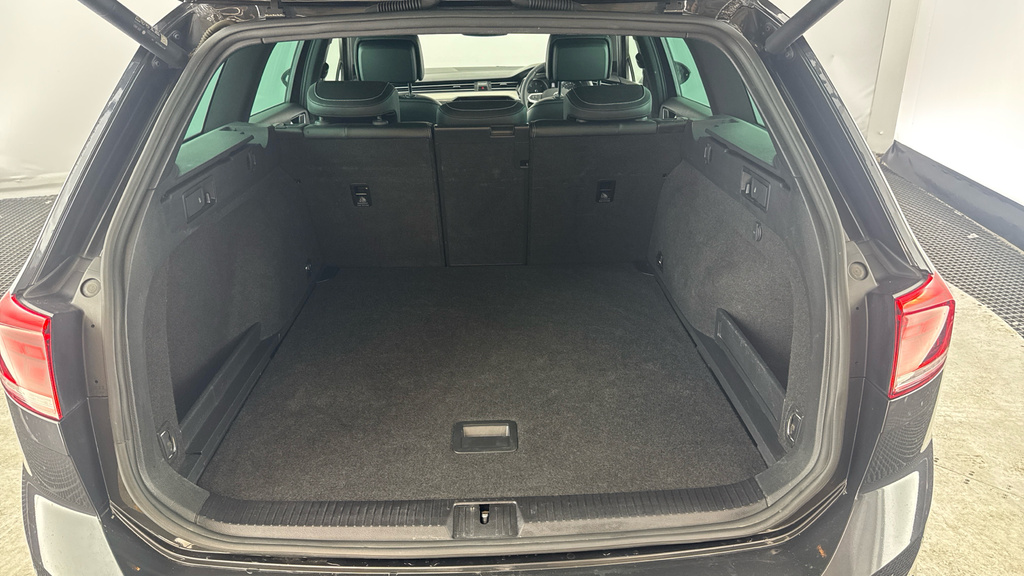 Volkswagen Passat Mk8 Facelift Est 1.5 Tsi 150Ps Se Nav Evo Black #15