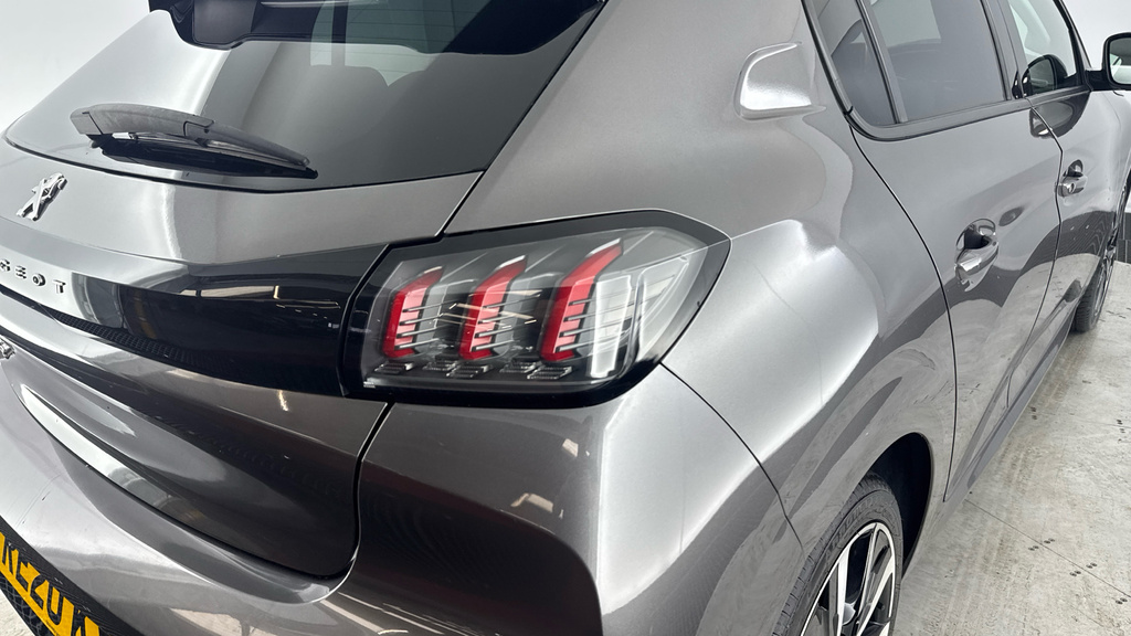 Peugeot 208 208 Gt Line Puretech Ss White #17