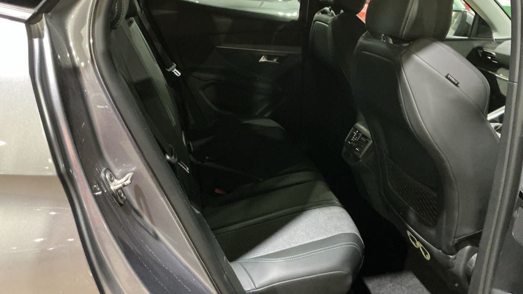Peugeot 3008 1.2 Puretech Allure Premium Suv Grey #3