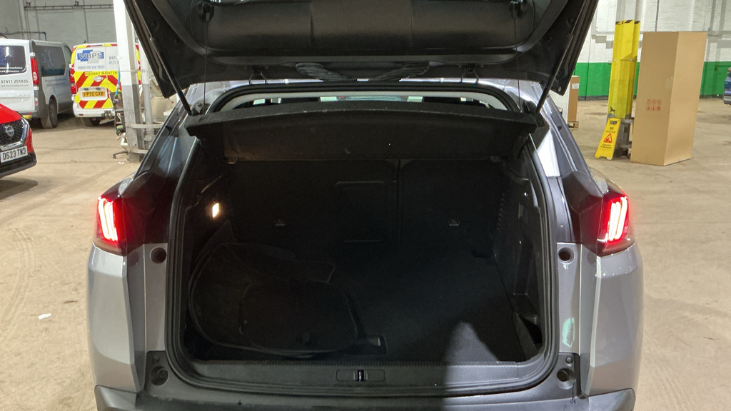 Peugeot 3008 1.2 Puretech Allure Premium Suv Grey #2
