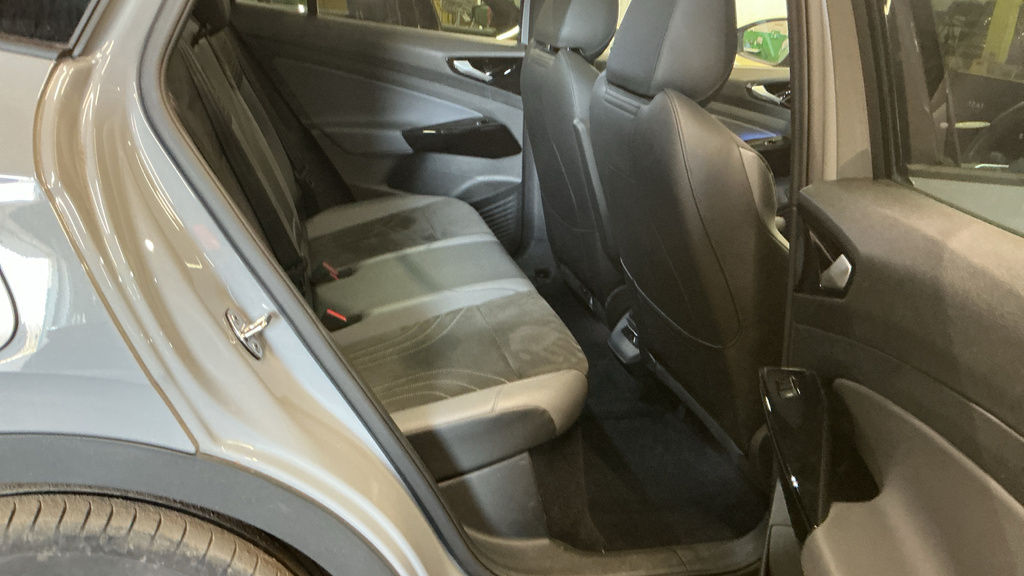 Volkswagen ID.5 Pro 77Kwh Tech Suv 174 Ps Grey #2