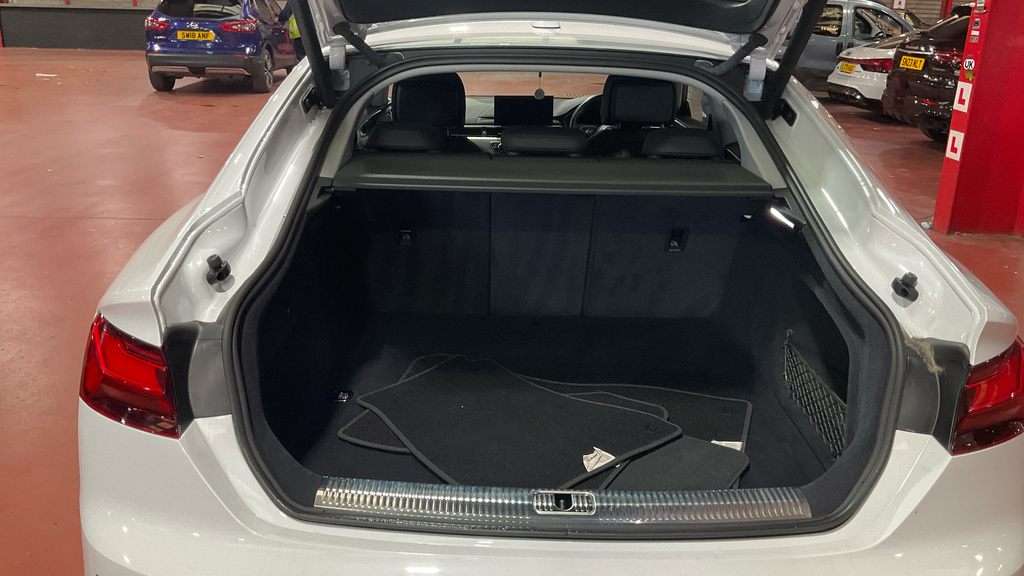 Audi A5 2.0 Tdi 35 Sport Sportback S Tronic Eur White
