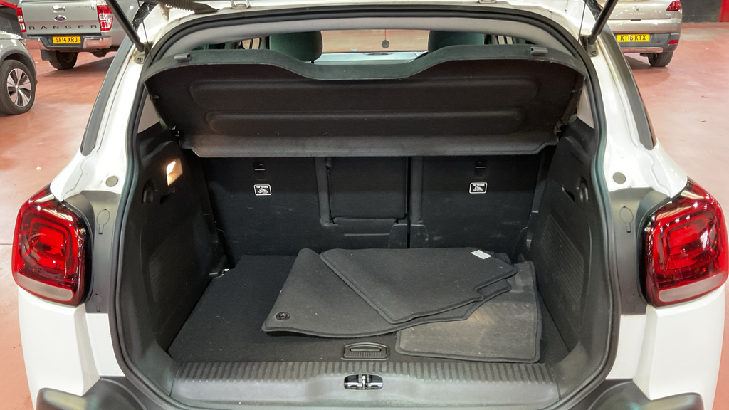 Citroen C3 Aircross 1.2 Puretech Shine Eat6 Grey #1