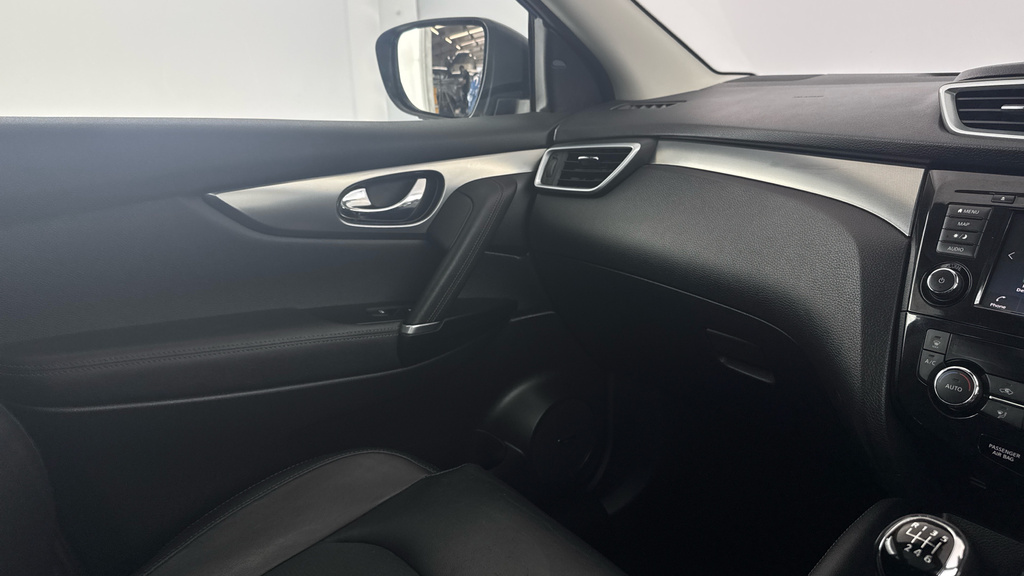 Nissan Qashqai 1.3 Dig-t N-connecta Euro 6 Ss Black #28