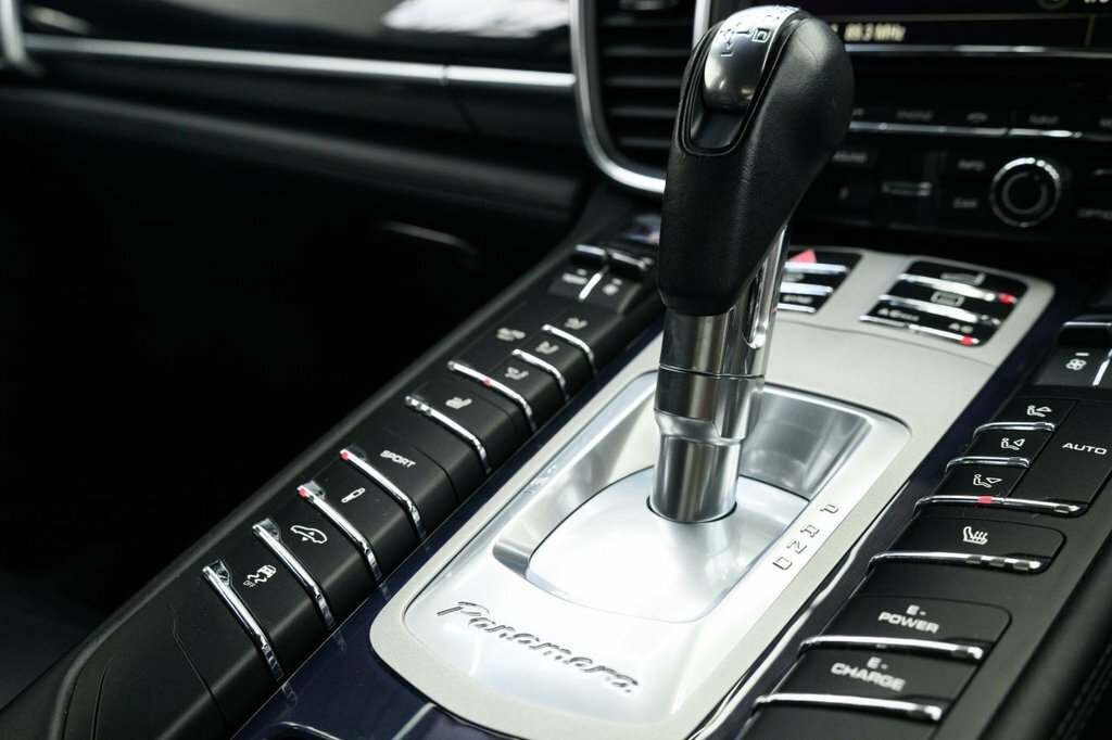 Porsche Panamera Hatchback Black #43
