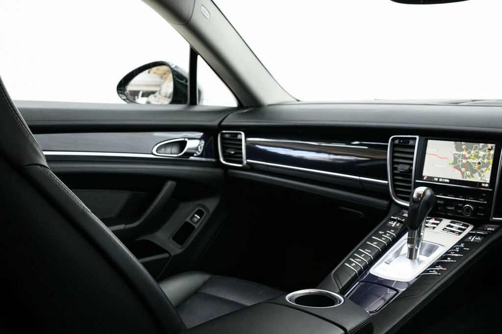 Porsche Panamera Hatchback Black #30