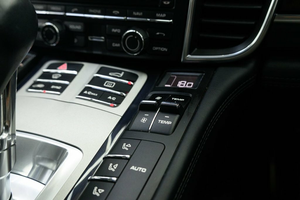 Porsche Panamera Hatchback Black #40