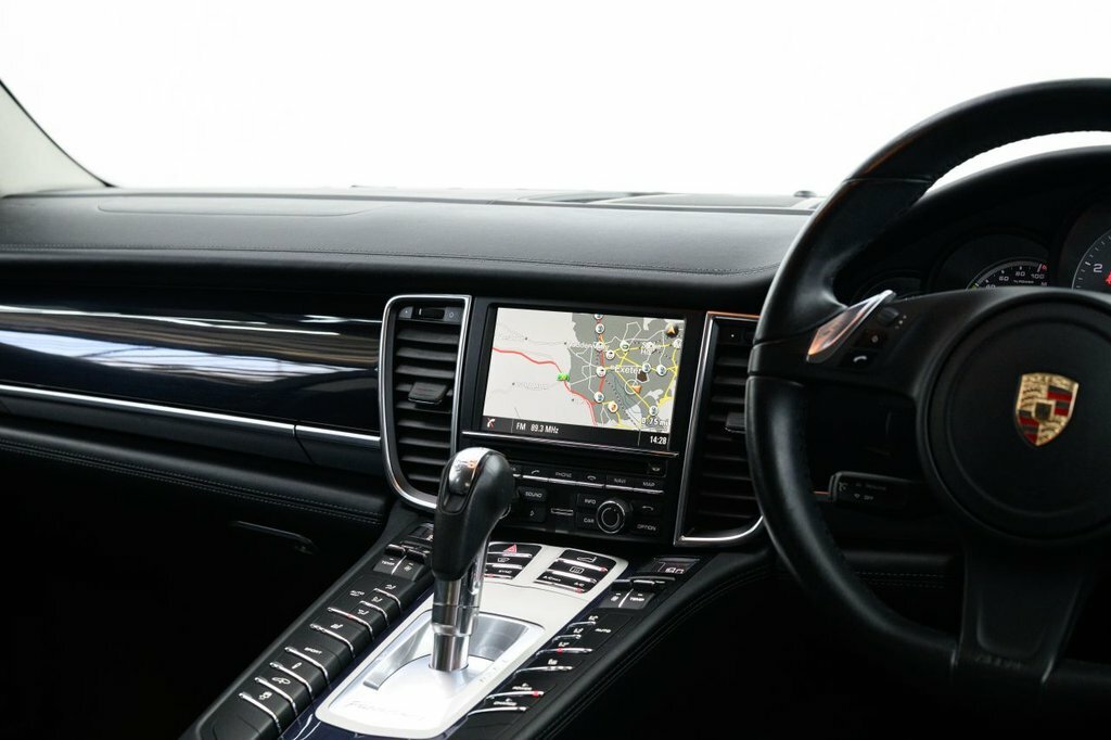 Porsche Panamera Hatchback Black #33