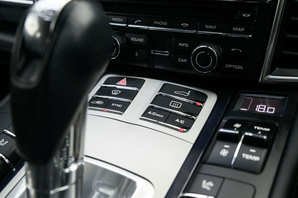 Porsche Panamera Hatchback Black #41