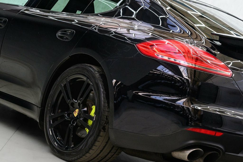 Porsche Panamera Hatchback Black #10
