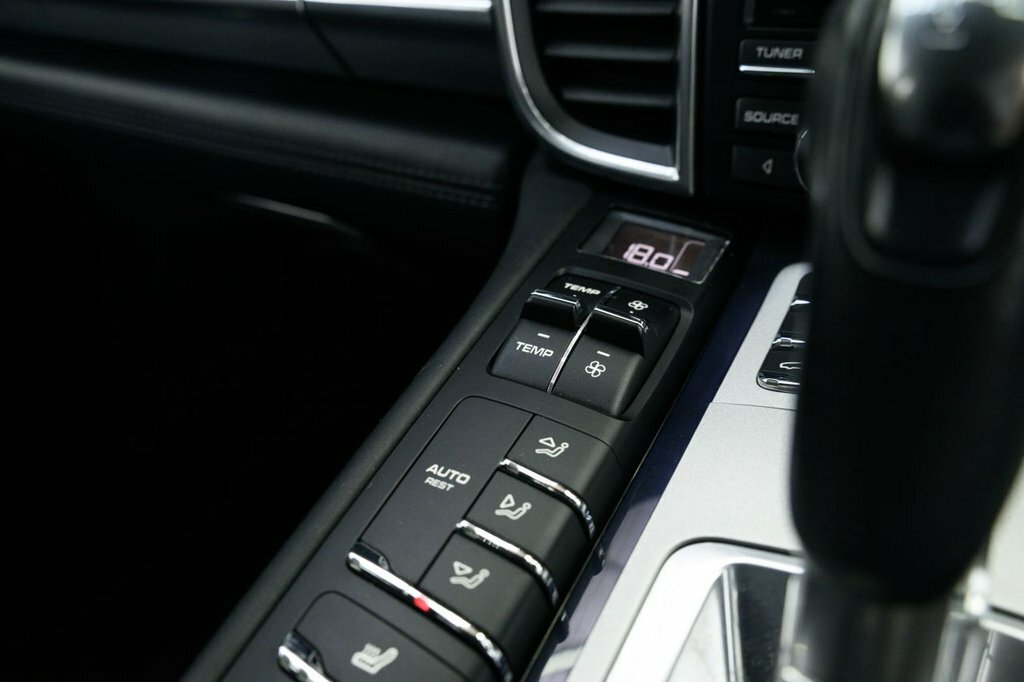 Porsche Panamera Hatchback Black #42