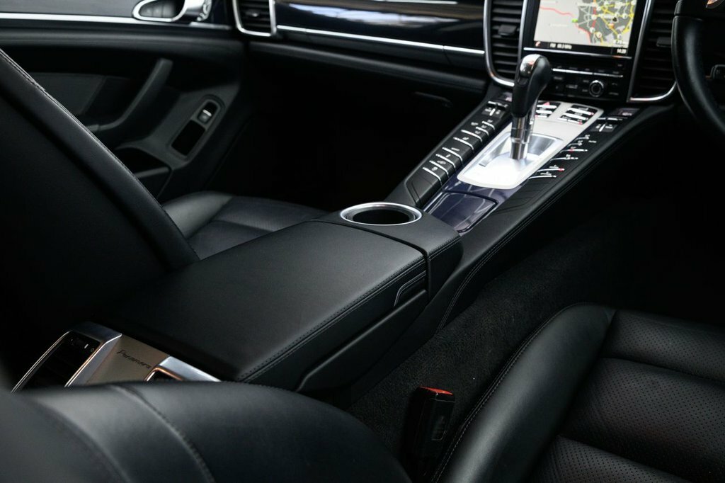Porsche Panamera Hatchback Black #31