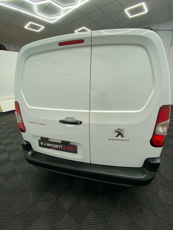 Peugeot Partner 1.5 Bluehdi 1000 Professional Premium Standard P White #4