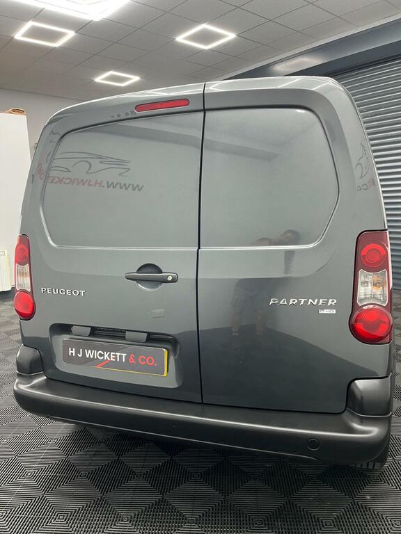Peugeot Partner 1.6 Ehdi 850 Professional L1 Ss Grey #4