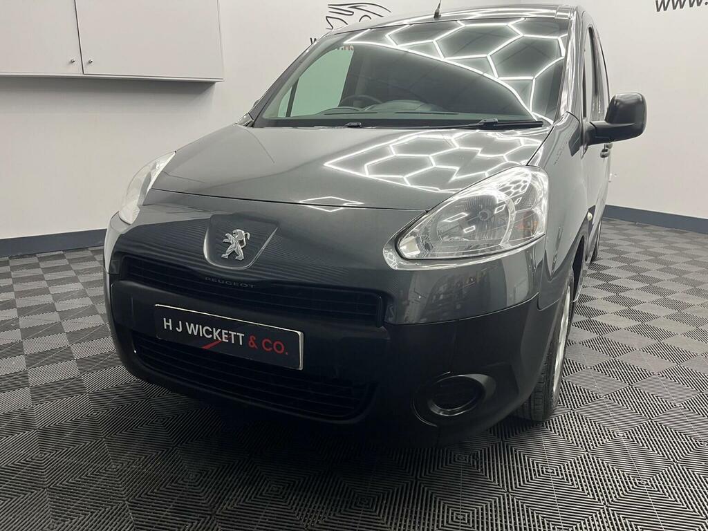 Peugeot Partner 1.6 Ehdi 850 Professional L1 Ss Grey #2