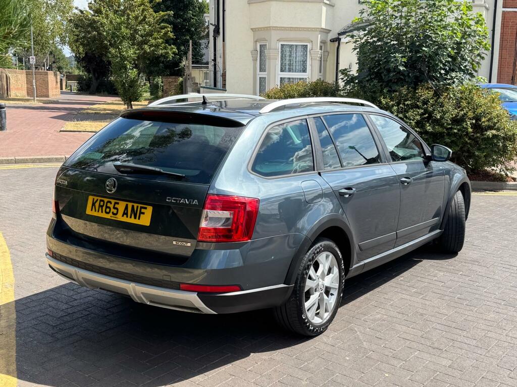 Skoda Octavia 2.0 Tdi Scout Dsg 4Wd Euro 6 Ss Grey #2