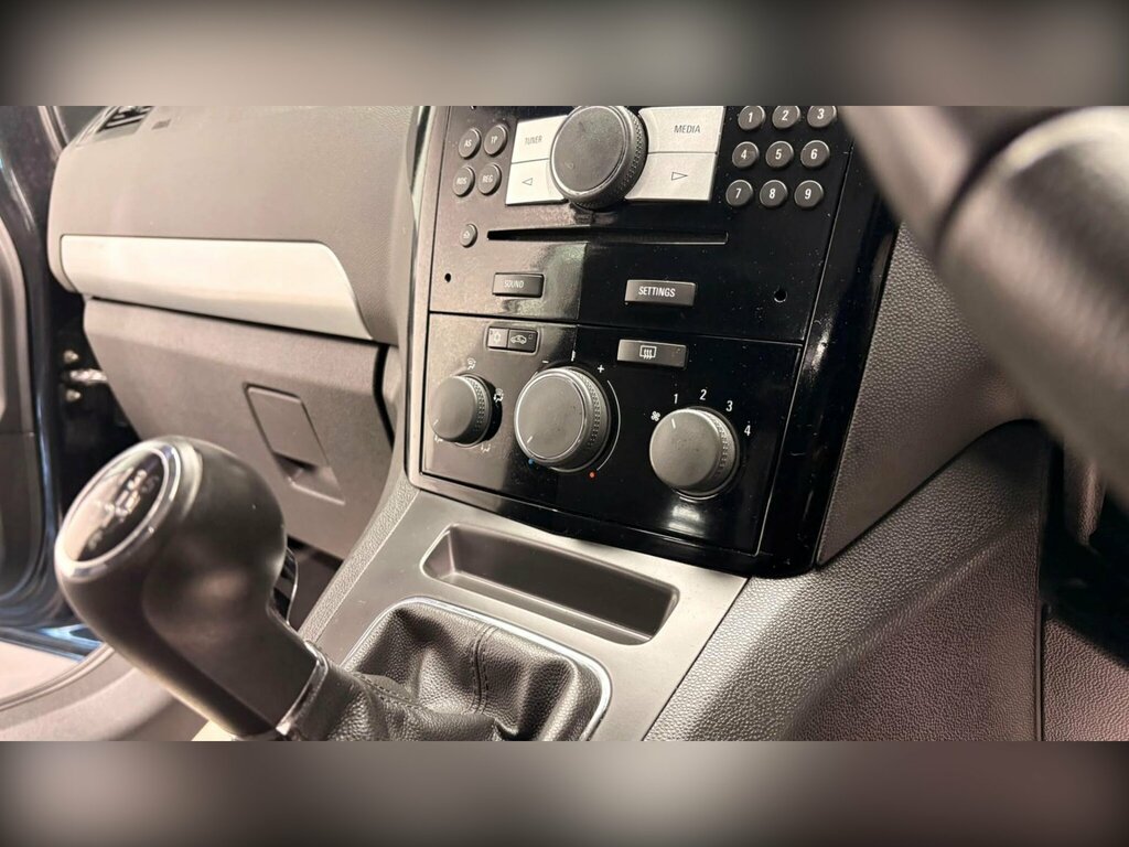Vauxhall Zafira 7 Seater 1.6 Design Silver #55