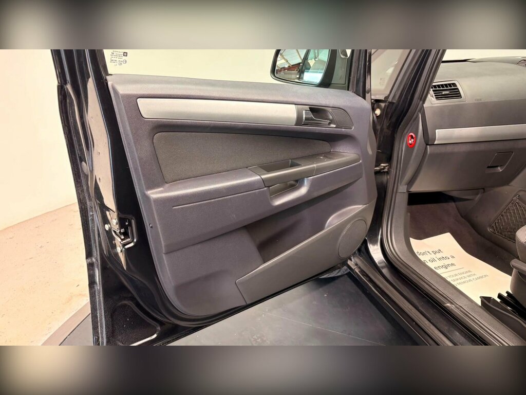 Vauxhall Zafira 7 Seater 1.6 Design Silver #47
