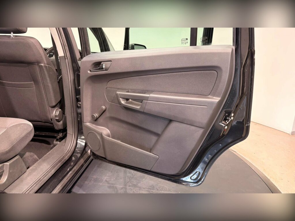 Vauxhall Zafira 7 Seater 1.6 Design Silver #45