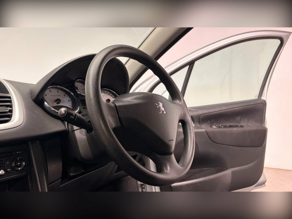 Peugeot 207 207 Verve Hdi 70 Red #54