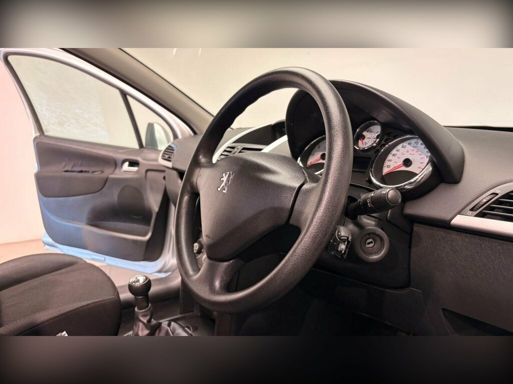 Peugeot 207 207 Verve Hdi 70 Red #55
