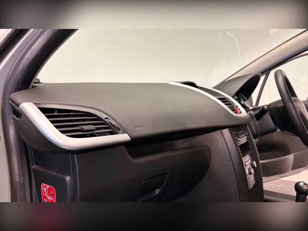 Peugeot 207 207 Verve Hdi 70 Red #53