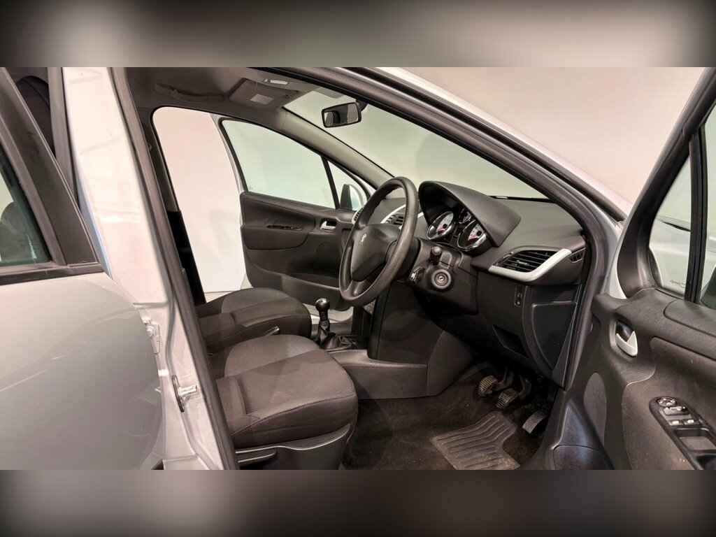 Peugeot 207 207 Verve Hdi 70 Red #42