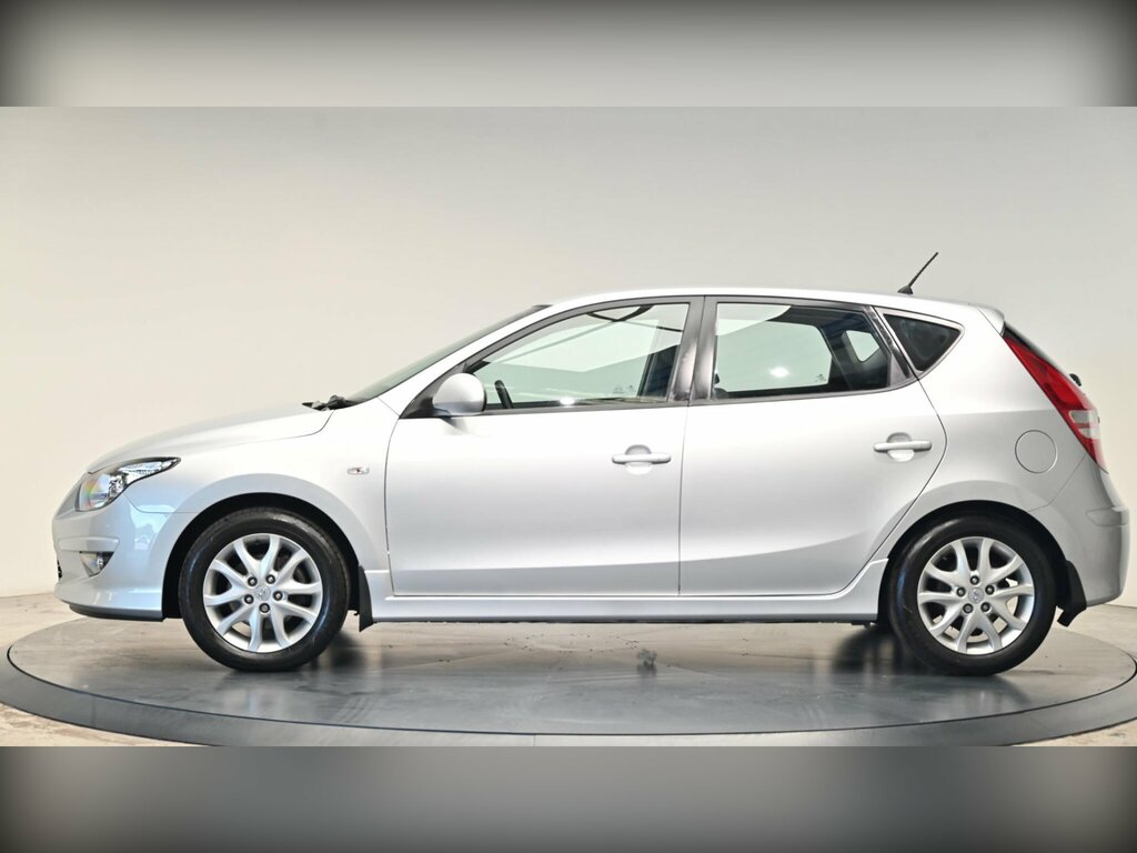 Hyundai I30 1.6 Comfort Euro 5 Silver #3