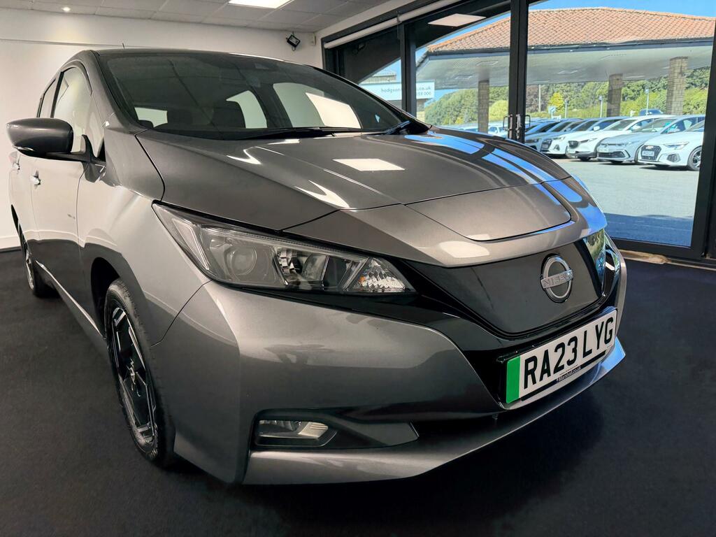 Nissan Leaf 39Kwh Acenta Hatchback Grey #4