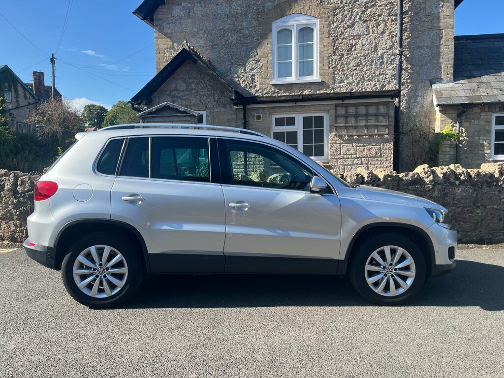 Volkswagen Tiguan 2.0 Tdi Bluemotion Tech Match Suv Manua Silver #2