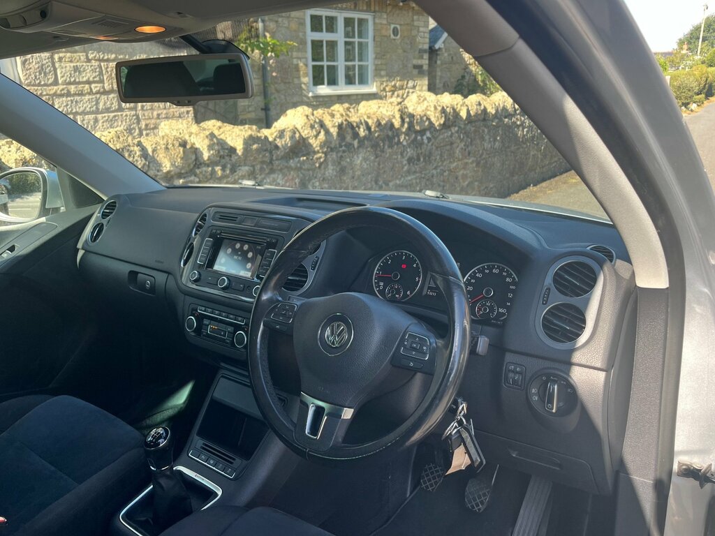 Volkswagen Tiguan 2.0 Tdi Bluemotion Tech Match Suv Manua Silver #3