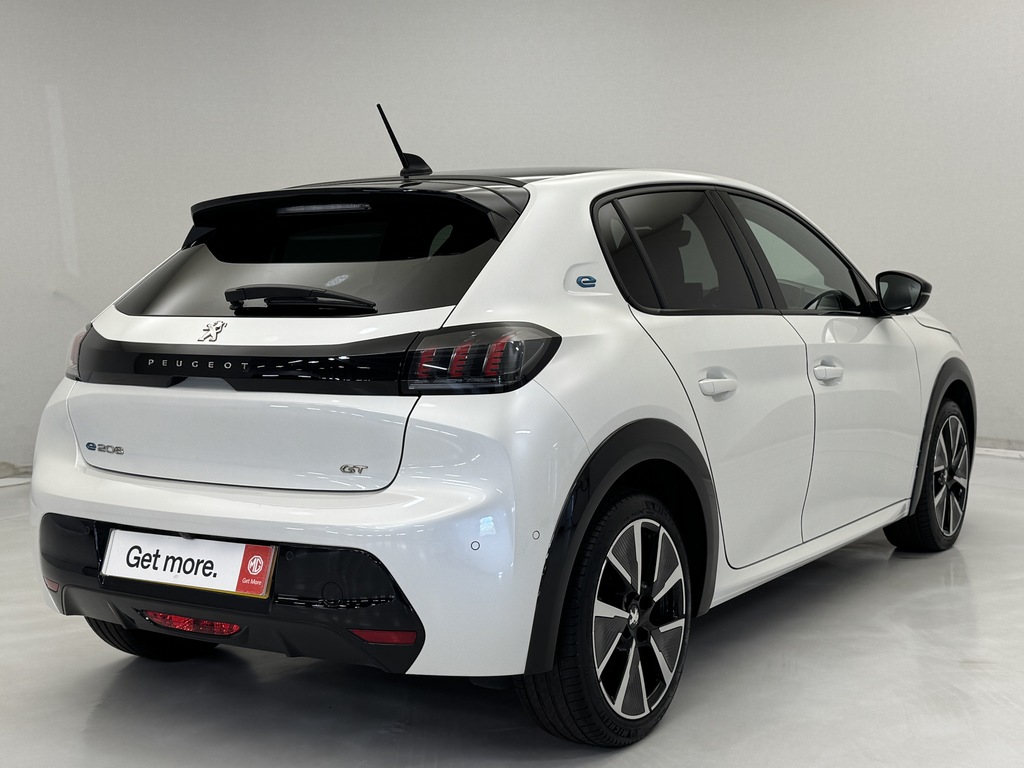 Peugeot e-208 100Kw Gt Premium 50Kwh FG23VMX White #2