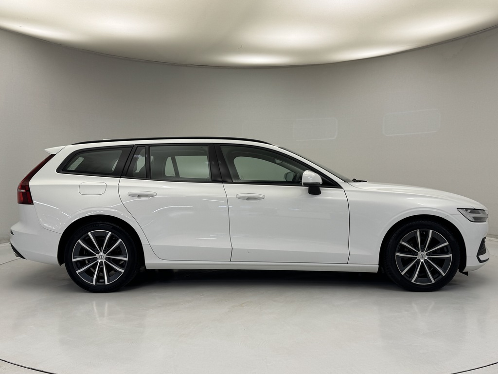 Volvo V60 2.0 B3p Momentum 7 Speed White #2