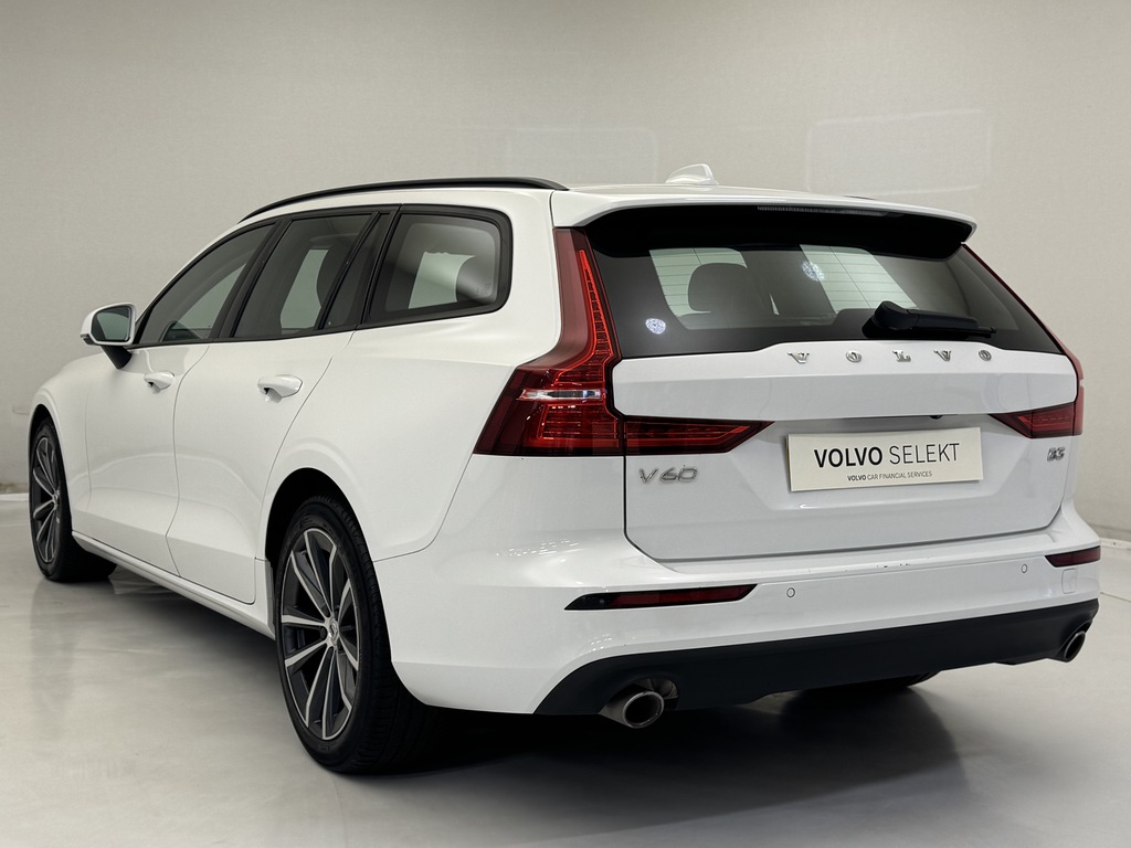 Volvo V60 2.0 B3p Momentum 7 Speed White #6