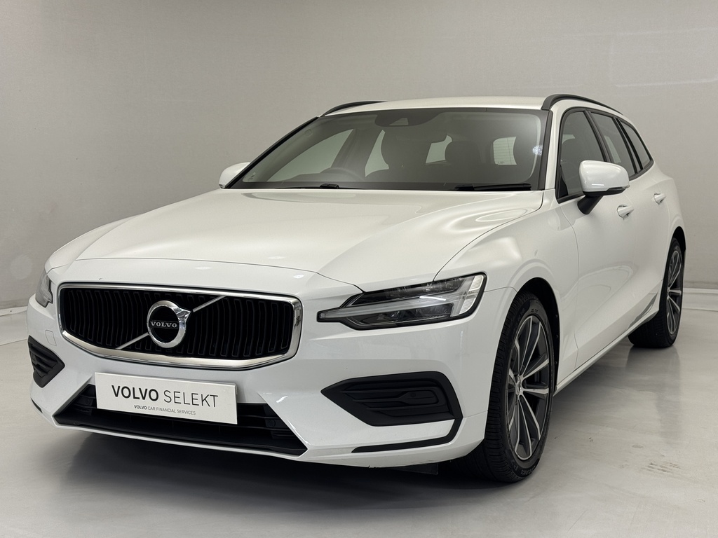 Volvo V60 2.0 B3p Momentum 7 Speed White #4