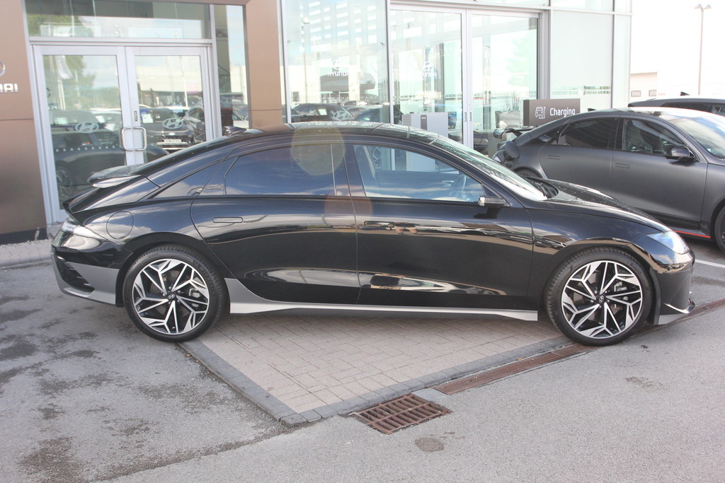Hyundai Ioniq 6 168Kw Ultimate 77Kwh Black #5