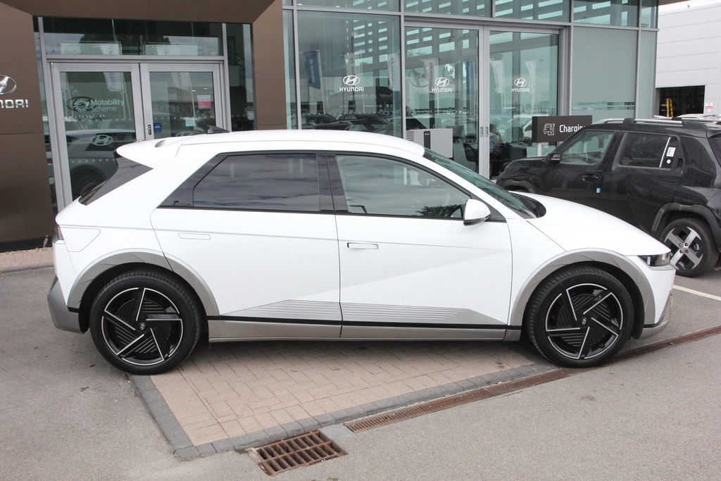 Hyundai Ioniq 5 168Kw Ultimate 84 Kwh FY74UWB White #3