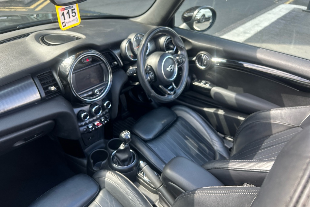 Mini Convertible 1.5 Cooper Exclusive II Black #3