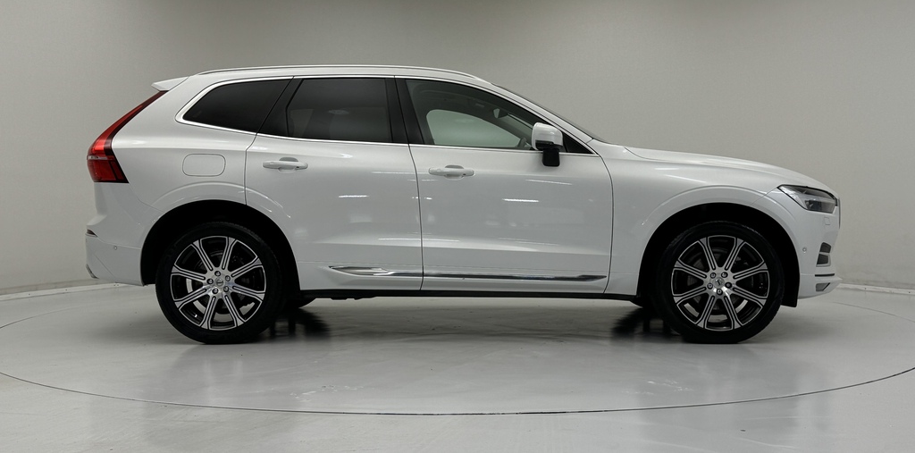 Volvo XC60 2.0 B4d Inscription Pro Geartronic White #2