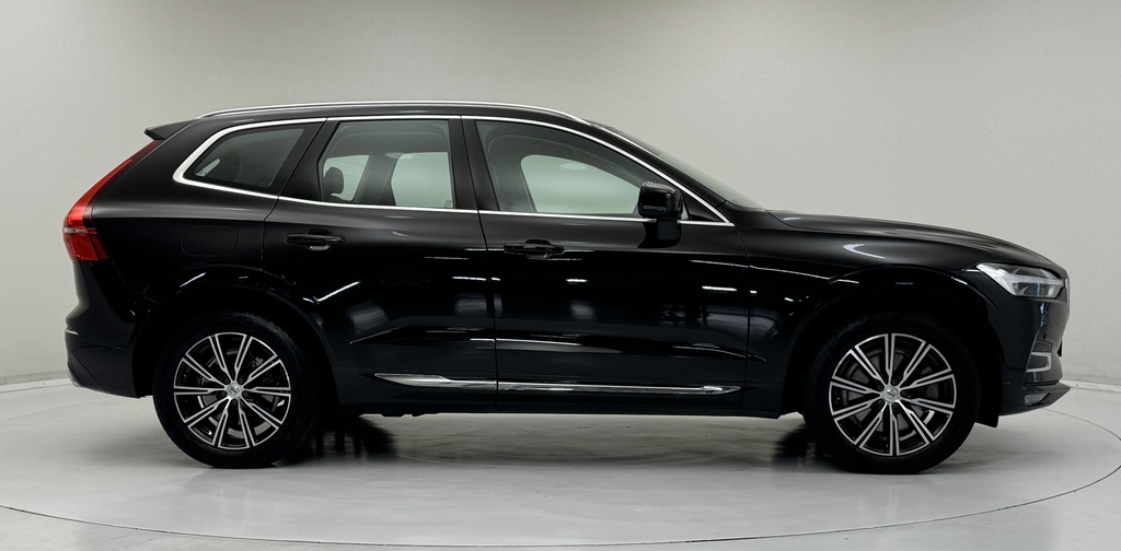 Volvo XC60 2.0 B5p 250 Inscription Awd Geartronic Black #2