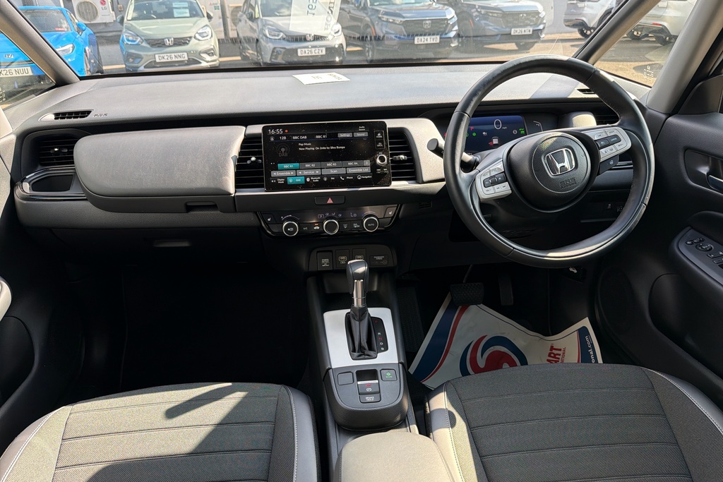 Honda Jazz 1.5 I-mmd Hybrid Crosstar Advance Ecvt White #4