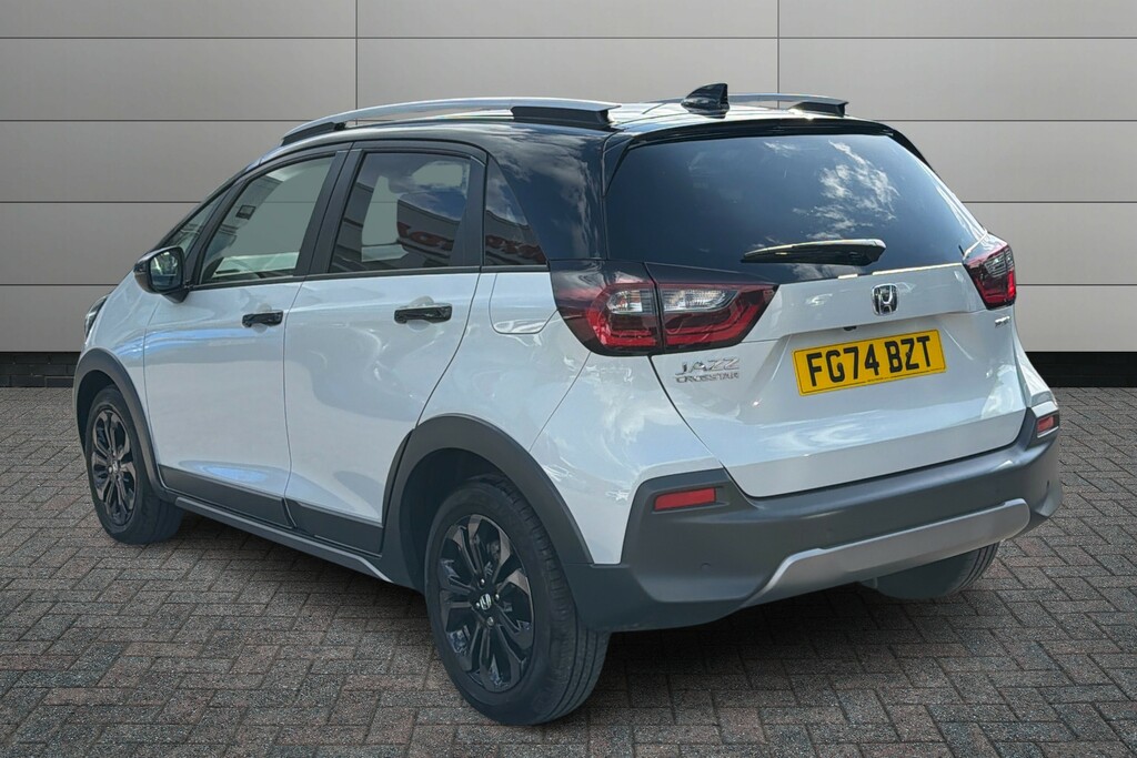 Honda Jazz 1.5 I-mmd Hybrid Crosstar Advance Ecvt White #3