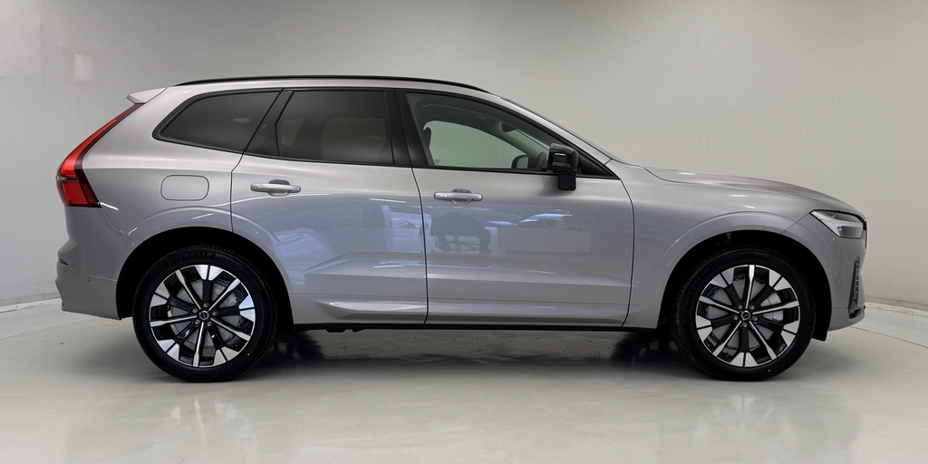 Volvo XC60 2.0 B5p Plus Dark Awd Geartronic Silver #5
