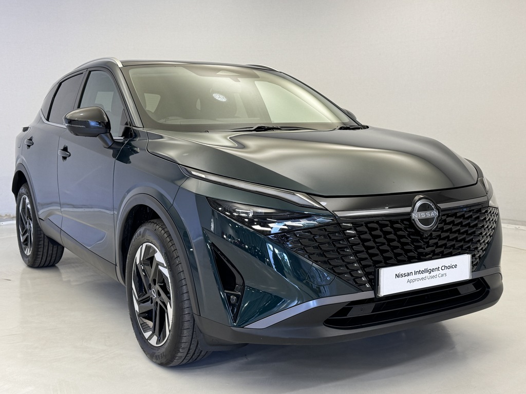 Nissan Qashqai 1.3 Dig-t Mh 158 N-connecta Glass Roof Green