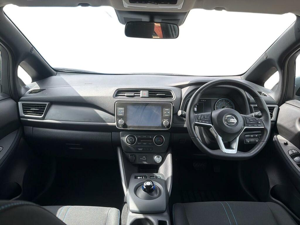 Nissan Leaf 110Kw N-connecta 39Kwh 2022 Blue #11