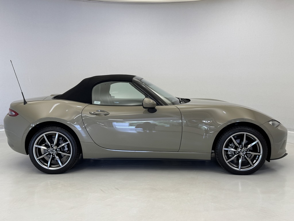 Mazda MX-5 Skyactiv-g Homura Convertible 2.0 Red #27