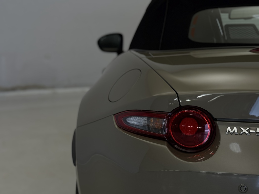Mazda MX-5 Skyactiv-g Homura Convertible 2.0 Red #22