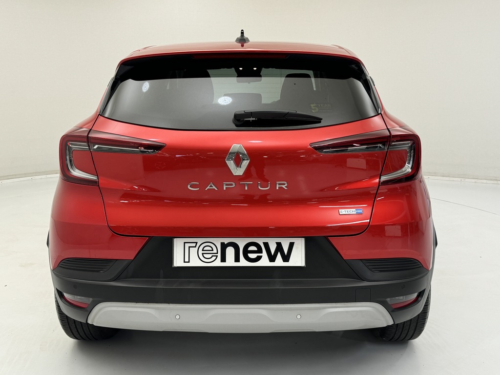 Renault Captur 1.6 E-tech Hybrid 145 Iconic Edition Red #4